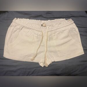 Roxy size large white shorts NEVER WORN